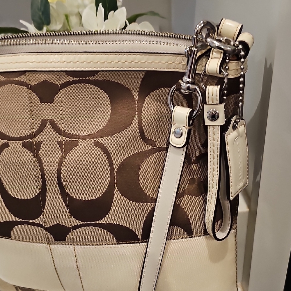 Coach SLIM 2 WAY TOTE - Picture 9 of 10